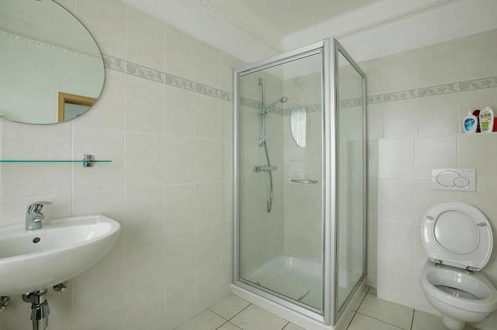 Hotel - B&B Elementum Kortrijk Bagian luar foto